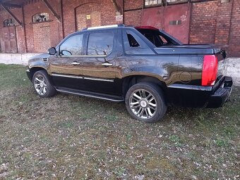 Cadillac Escalede CR doklady najeto 98000km - 8