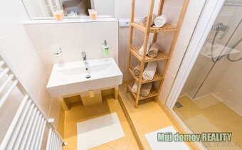 Pronájem plně zařízeného bytu u metra Bořislavka Praha 6. Kl - 8