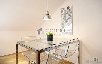 Pronájem podkrovního bytu 2+kk, 60m², ul. Řehořova, Praha 3 - 8