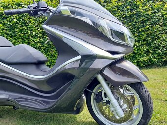 Piaggio X10 - 350i - 8