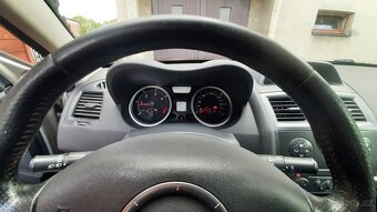 Renault Megane kombi 1.5 DCi 78 kW - 8