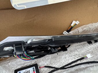 Mercedes W205 LED osvětlení ventilátorů a středové lišty - 8