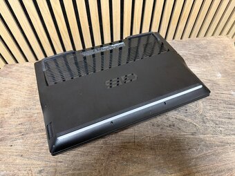 10) DELL G5 15(5500) - i7-10750H, 16GB, 1TB, RTX 2070 8GB - 8