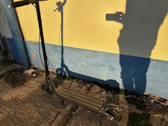 karbonova elektricka kolobezka - 8