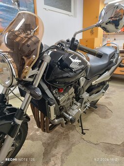 Honda CB900f Hornet - 8