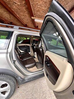 Volvo XC70 D5 AWD manuál - 8