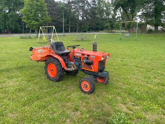 Malotraktor KUBOTA tříválec, nové pneu, příslušenství - 8
