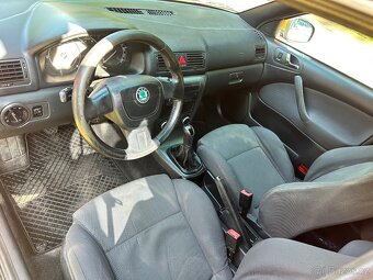 Škoda Octavia 1.9TDi rok 2010 RS Paket - 8
