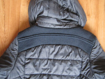Prošívaná zimní bunda / kabát M/L, lehká a teplá - 8