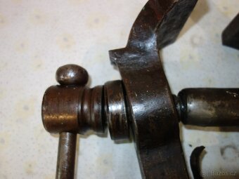 Veliký kovářský svěrák, svěrka - 8