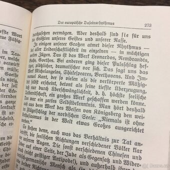 německá kniha A. Rosenberg Der Mythuss 20. NSDAP 1939 - 8