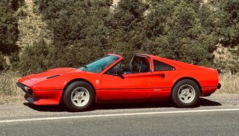 Krásné Ferrari 308 GTSI z roku 1981 - 8
