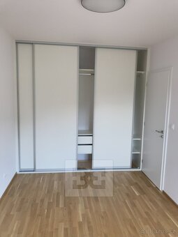 Pronájem bytu s parkováním 2+kk, 50 m2 - Praha - Michle - 8