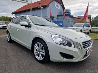 Volvo V60, 2.0 D3,TOP STAV,VÝBAVA - 8