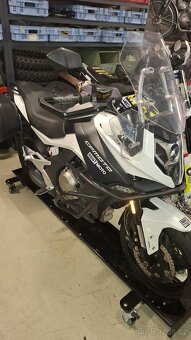 CF MOTO 650 MT - 8