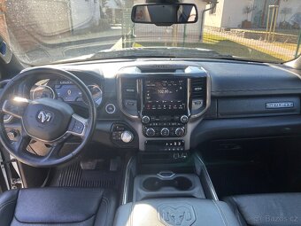 Dodge Ram 1500 2020 4x4 5.7 V8 - 8