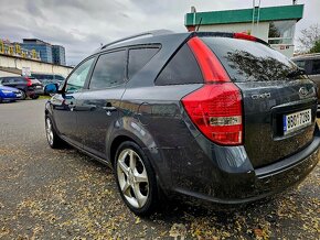 Kia Ceed - 8
