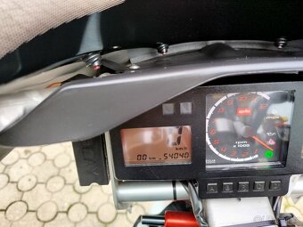 Aprilia Tuono 1000 r.v.2005 - 8