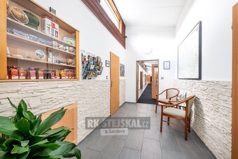 Prodej většího penzionu s vlastním parkovištěm,  v blízkosti - 8
