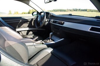 BMW e92 325 i - 8