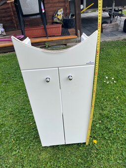 Skříňka s umyvadlem - 8