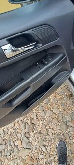 Opel Zafira 1.8i 16V 103kW 7-MÍST SPORT - 8
