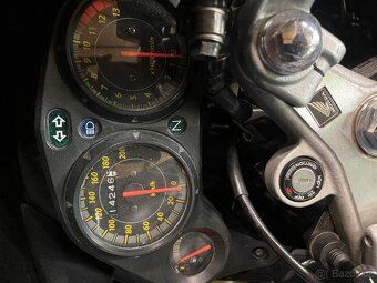 Honda CBR 125R - 8