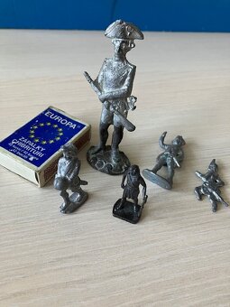 Hračky-lego, lego duplo, cín.vojáčci,playmobil,rodina - 8