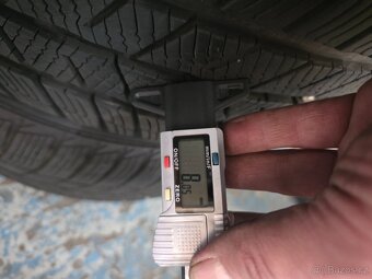 235/50/19 Zimní pneumatiky Barum Polaris 5 - 8