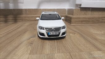 Model Volkswagen Passat Variant R36 1:18 NZG - 8