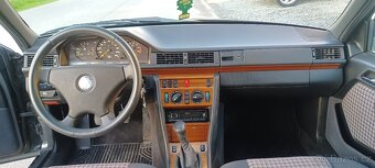 Mercede W124 230TE - 8
