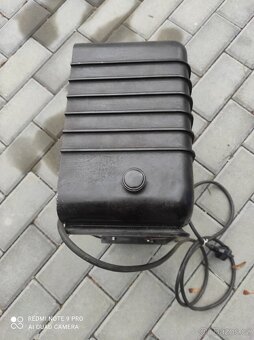 Tesla bakelitové rádio - 8