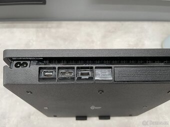 PS4 Slim v krásném stavu, druhý ovladač, hry (PlayStation 4) - 8