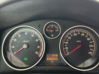Opel Astra twinsport - 8