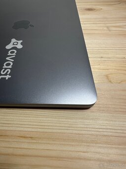 Apple MacBook Pro 2018 Touchbar 16GB i5 256GB - 8