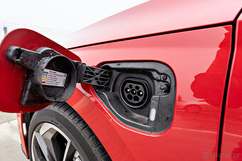 Octavia, Octavia Combi RS iV plug-in hybrid (2021) - 8