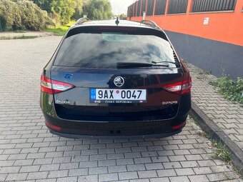 Škoda Superb 2.0 TDi Ambiente - 8