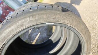 Letní pneu 235/40 R18 - 8