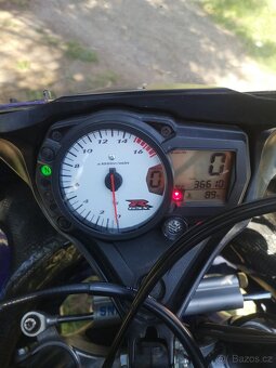 Suzuki GSX-R 750 k7 - 8