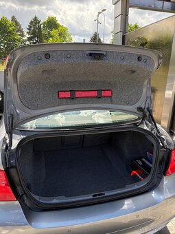 BMW e90 330d lci - 8