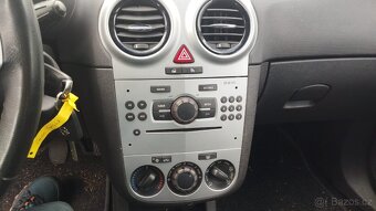 Opel Corsa D 1.4 16v 2013 - 8