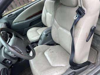 Chrysler Stratus LX 2.0i - 8