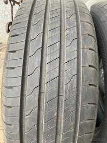Letní pneu Goodyear 215/65 R16 - 8