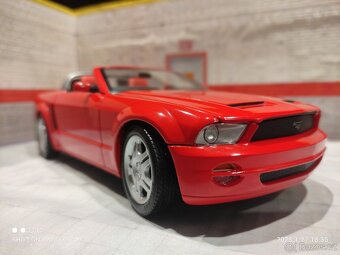 Ford mustang Cabrio 1:18 - 8