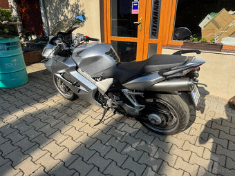 Honda VFR 800 - 8