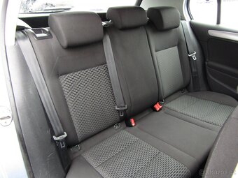 Volkswagen Golf 1.6 TDi , 77 kW nafta, 2009 - 8