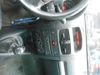 renault clio 1,2/55kw benzin rok 2003 najeto 189tis km - 8