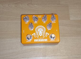 kytarové efekty + potřebné příslušenství - 8