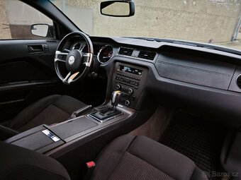 Ford Mustang 3.7 - 8