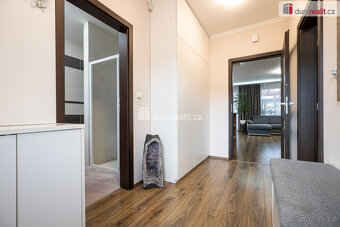 Prodej krásného 5+kk, ŘRD, Veltrusy. - 8